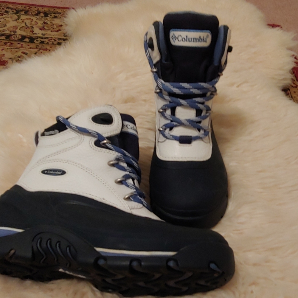 Snow boots